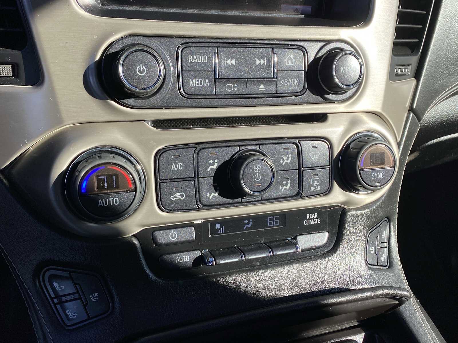 Used 2015 GMC Yukon Denali w/ Open Road Package image 18