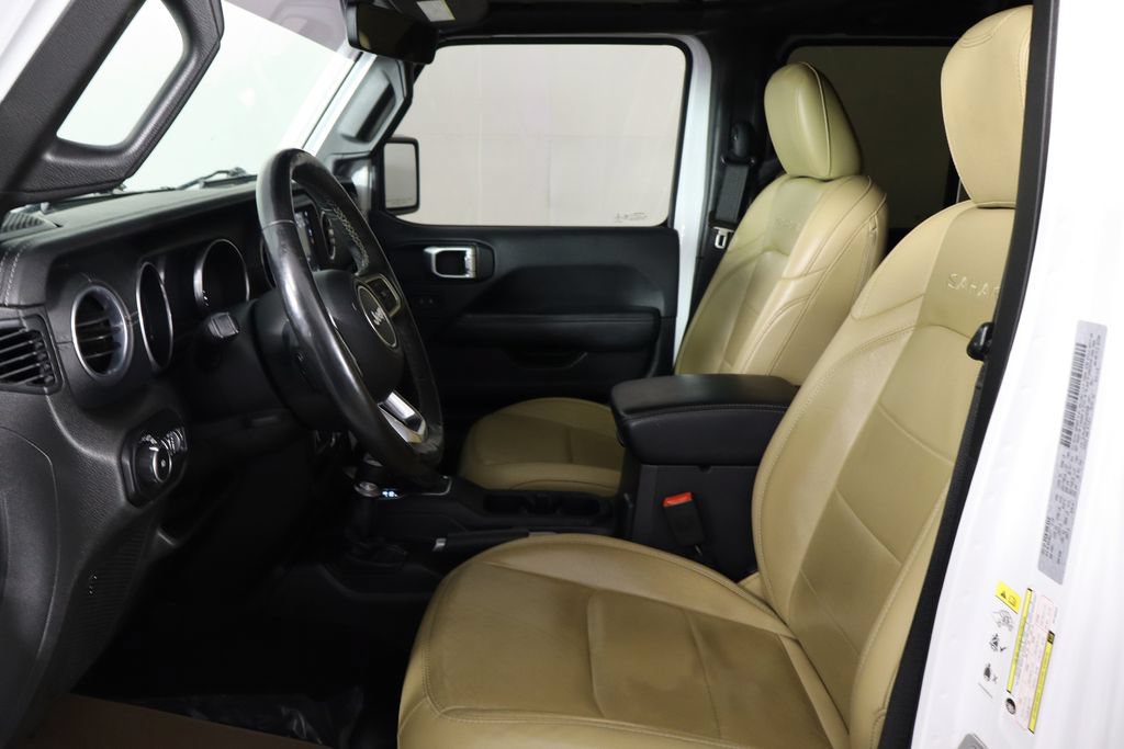 Used 2018 Jeep Wrangler Unlimited Sahara AWD/4WD image 14