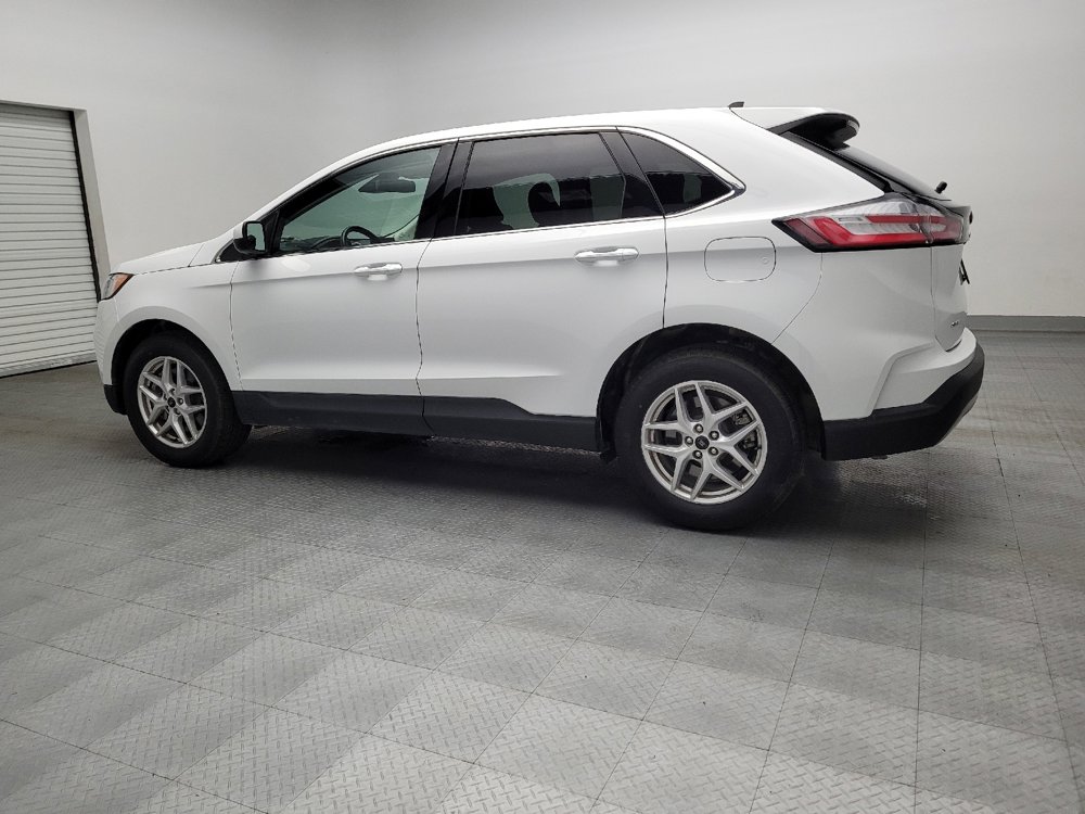Used 2024 Ford Edge SEL image 3