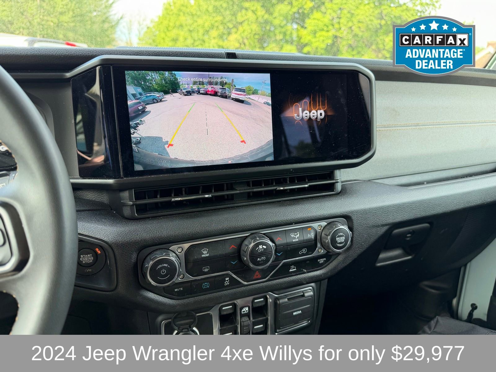 Used 2024 Jeep Wrangler Unlimited AWD/4WD image 15