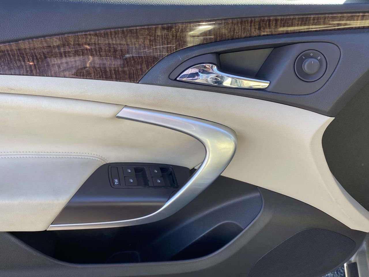 Used 2013 Buick Regal Premium FWD image 16