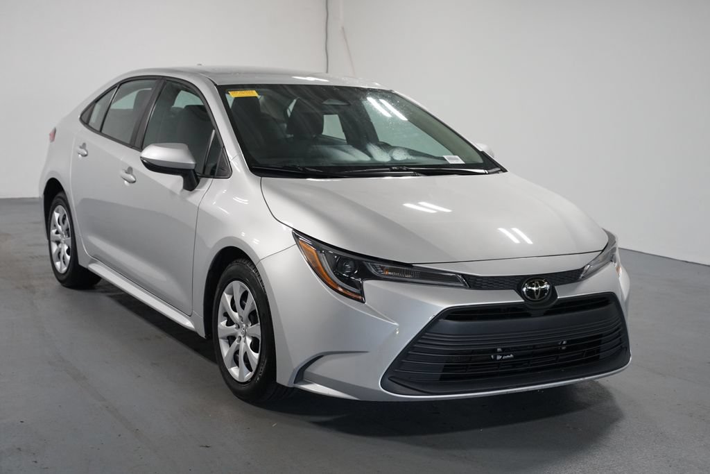 Certified 2024 Toyota Corolla LE FWD image 3