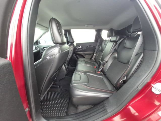 Used 2020 Jeep Cherokee Trailhawk w/ Cold Weather Group image 11
