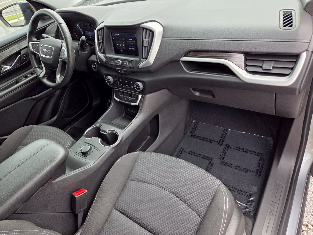 Used 2023 GMC Terrain SLE w/ Elevation Edition FWD image 17