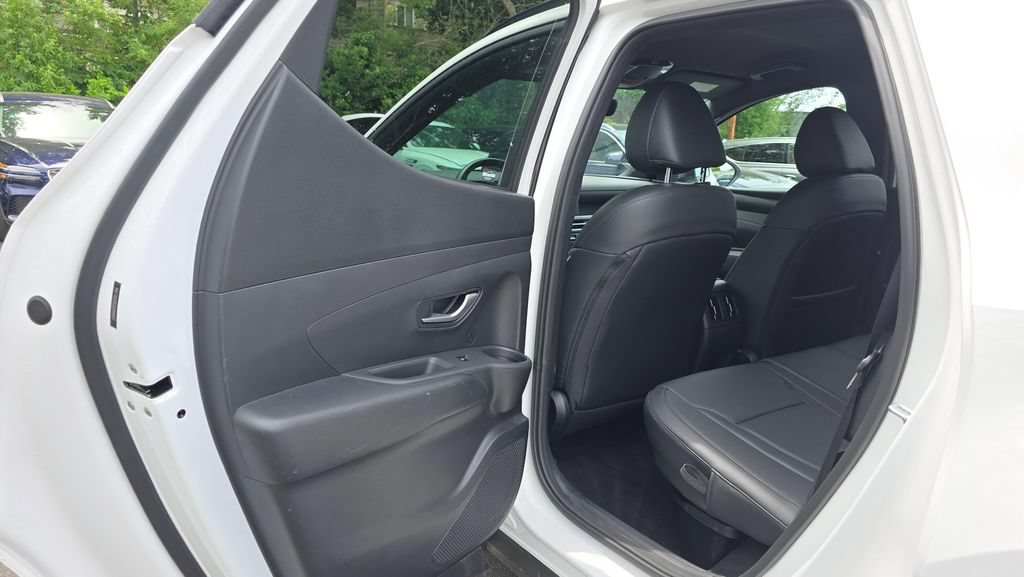 Used 2025 Hyundai Santa Cruz SEL AWD/4WD image 15