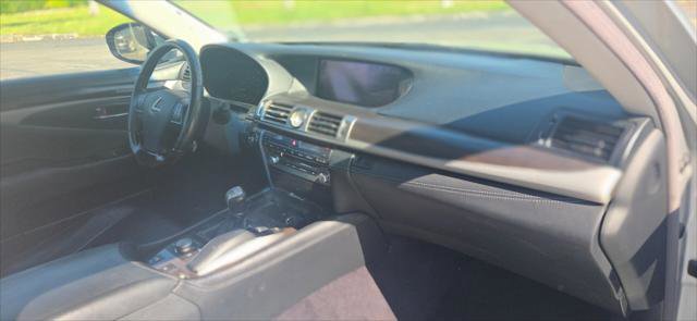 Used 2014 Lexus LS 460 w/ Comfort Package RWD image 21