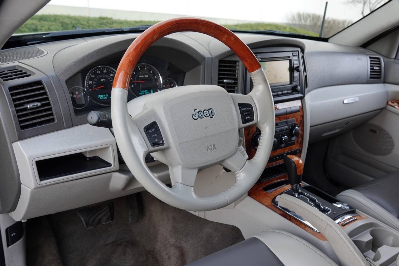 Used 2007 Jeep Grand Cherokee Overland AWD/4WD image 5