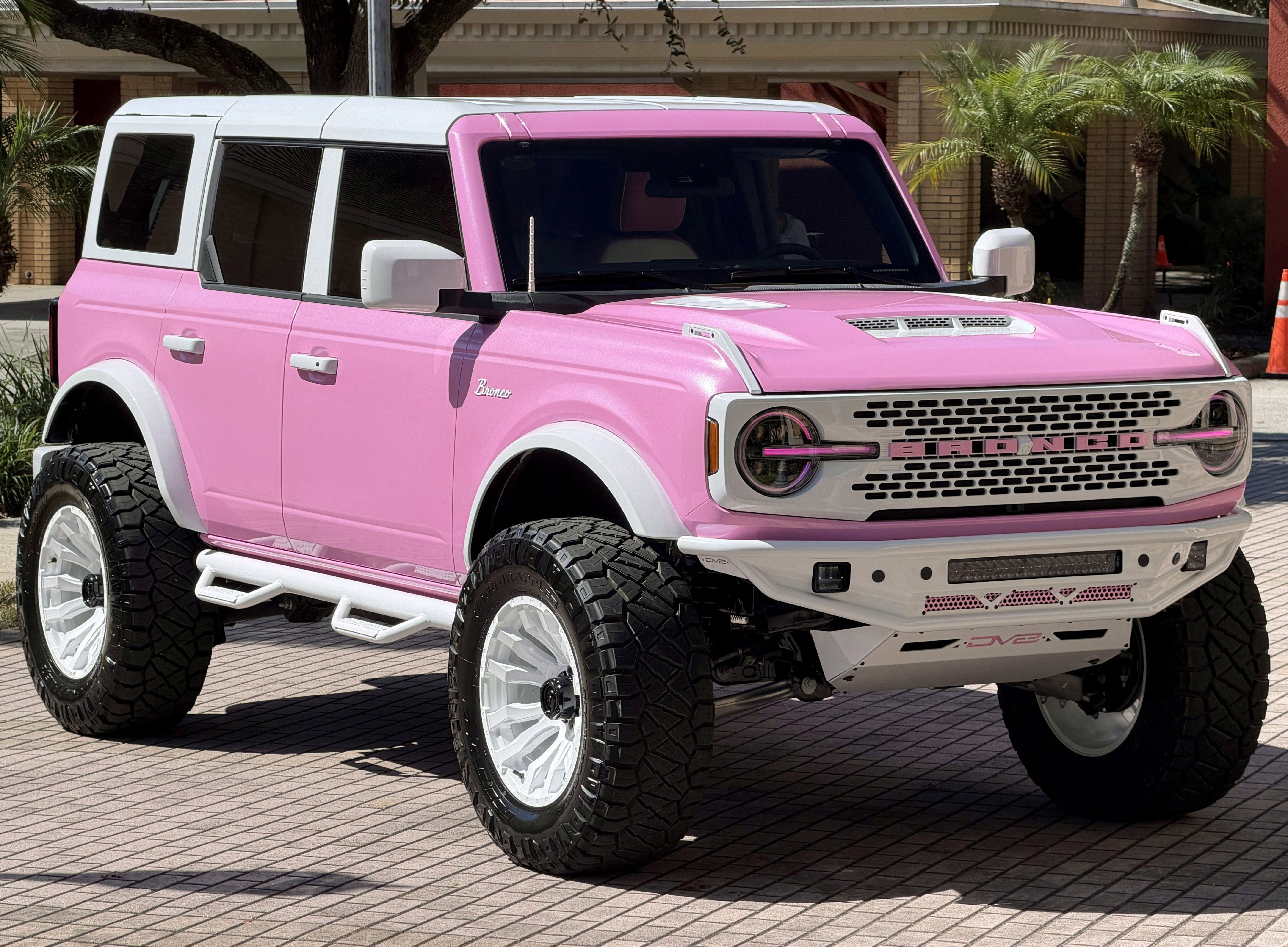 Used 2025 Ford Bronco Outer Banks AWD/4WD image 5