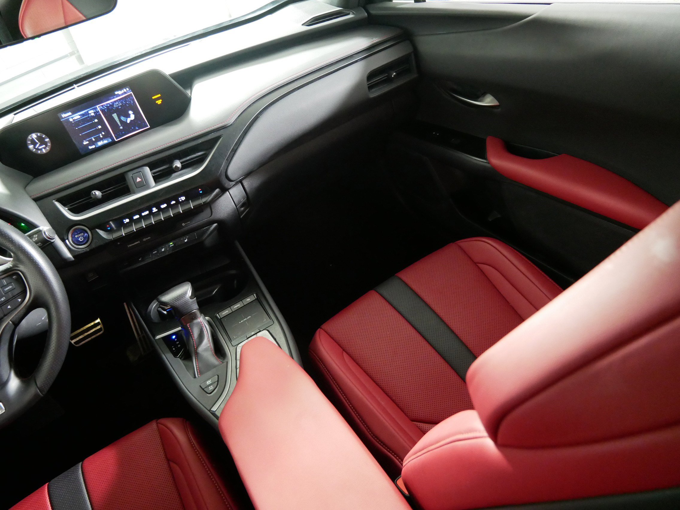 Used 2020 Lexus UX 250h F Sport image 11