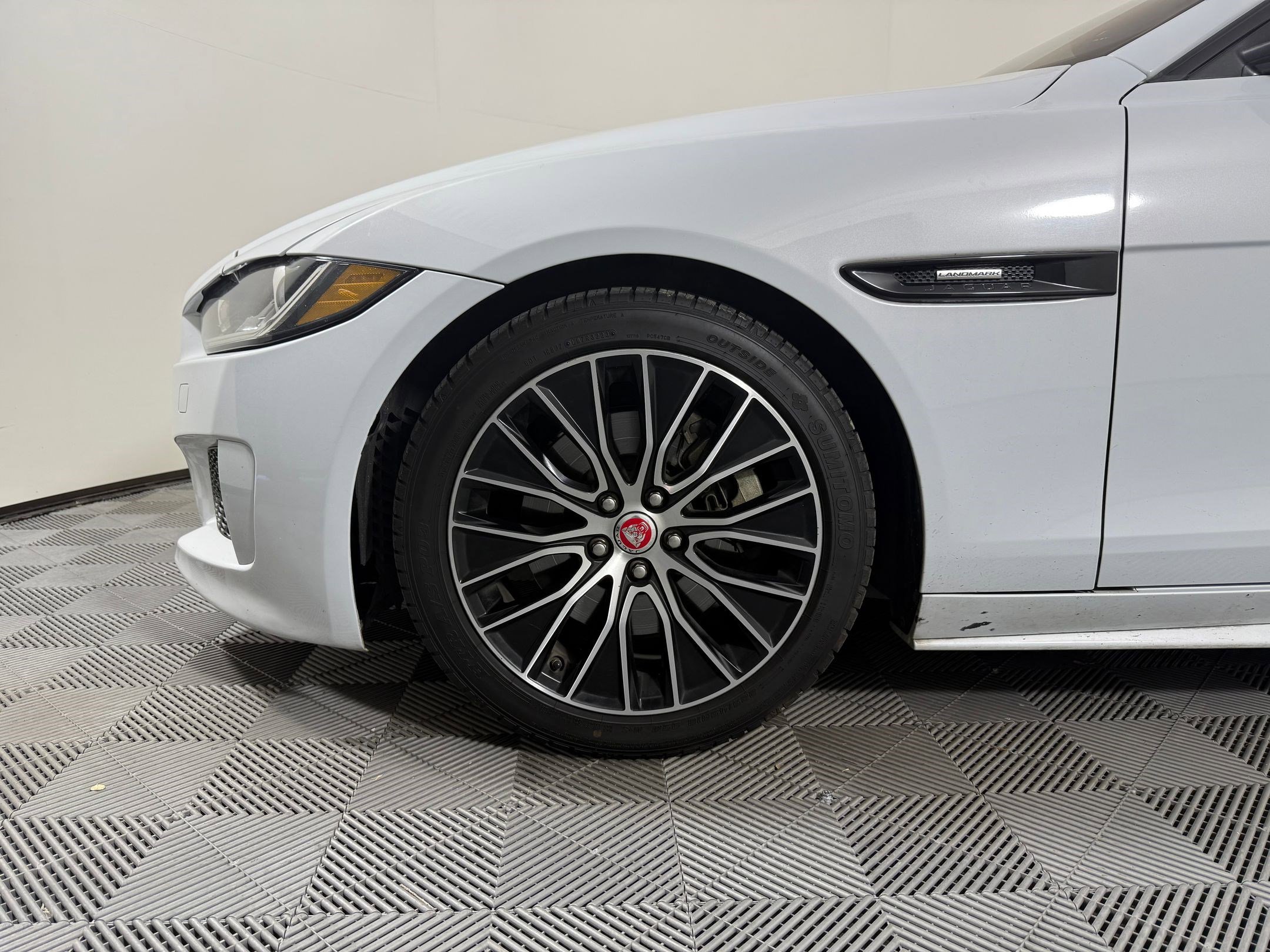Used 2019 Jaguar XE Landmark Edition image 12
