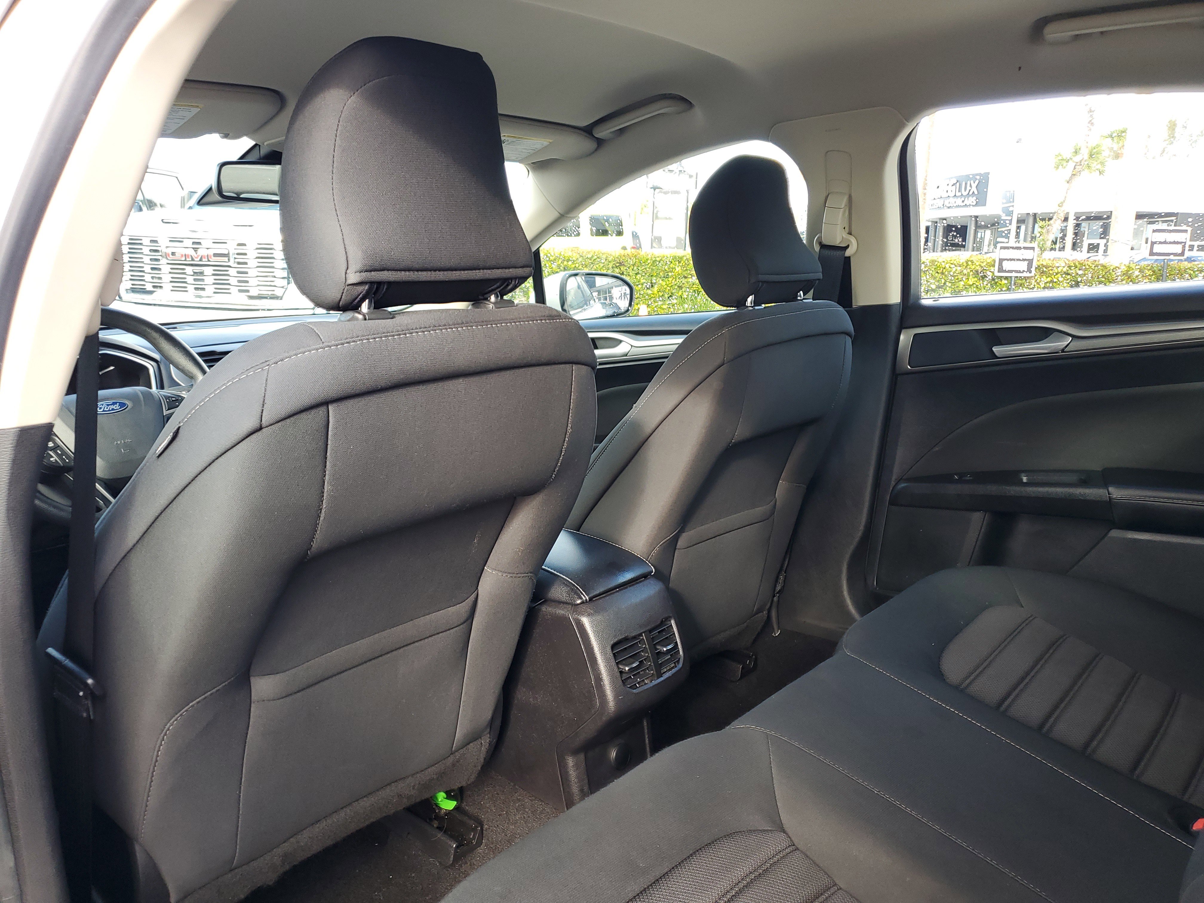 Used 2019 Ford Fusion SE image 15