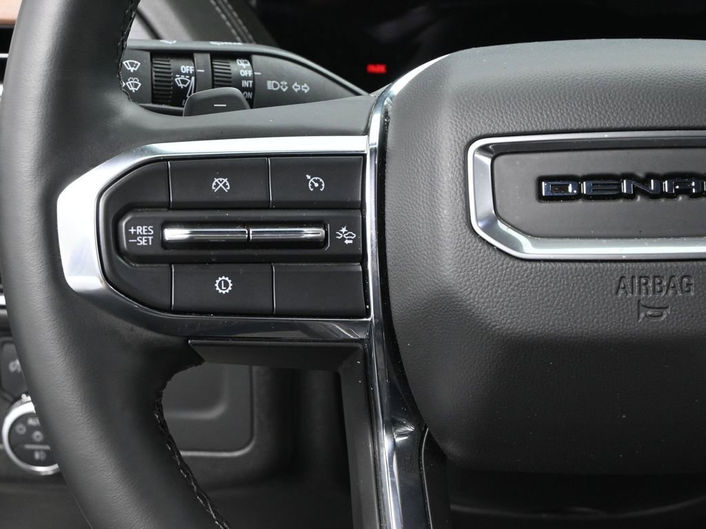 Used 2025 GMC Yukon XL Denali image 40