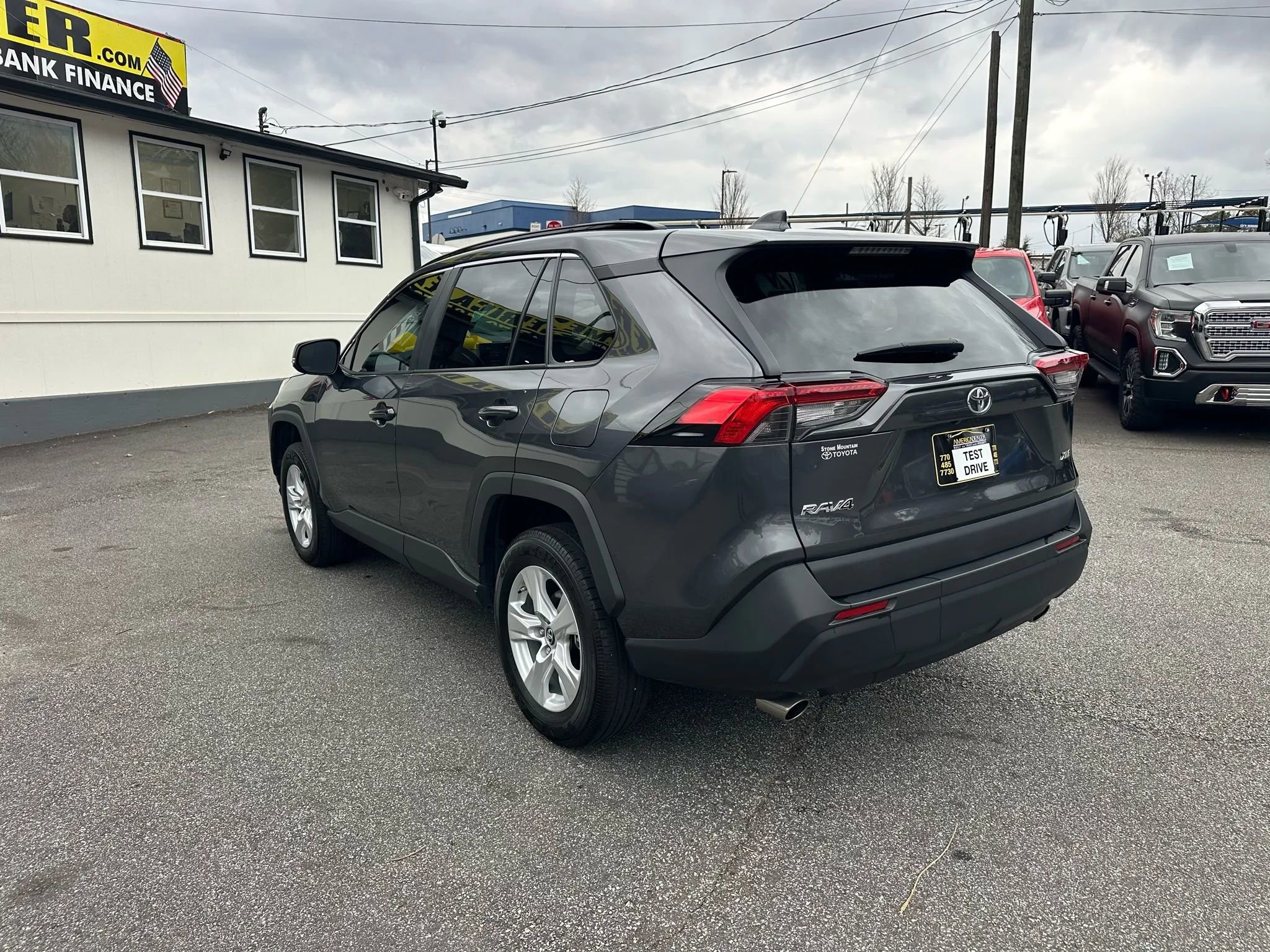 Used 2019 Toyota RAV4 XLE w/ Convenience Package image 6
