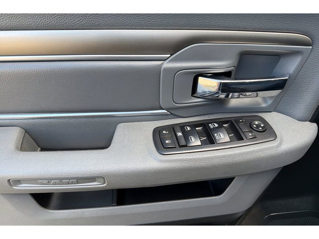 Used 2017 RAM 1500 Classic SLT image 13