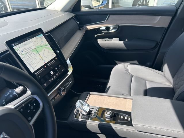 Certified 2025 Volvo XC90 B6 Plus image 16