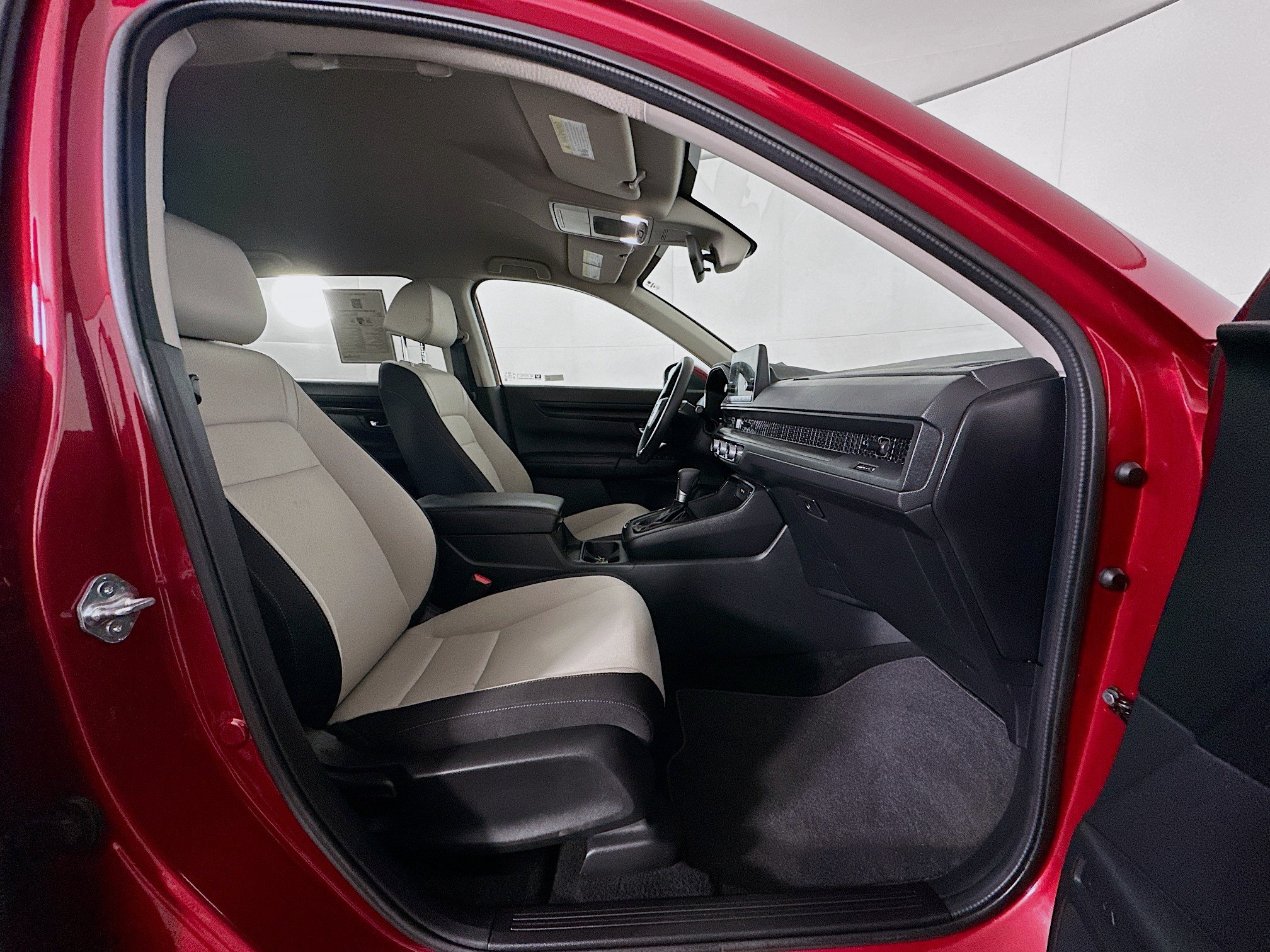 Used 2025 Honda CR-V LX image 30