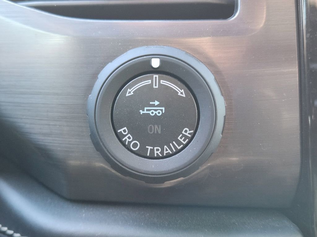 Used 2023 Ford F150 Lightning Platinum image 32