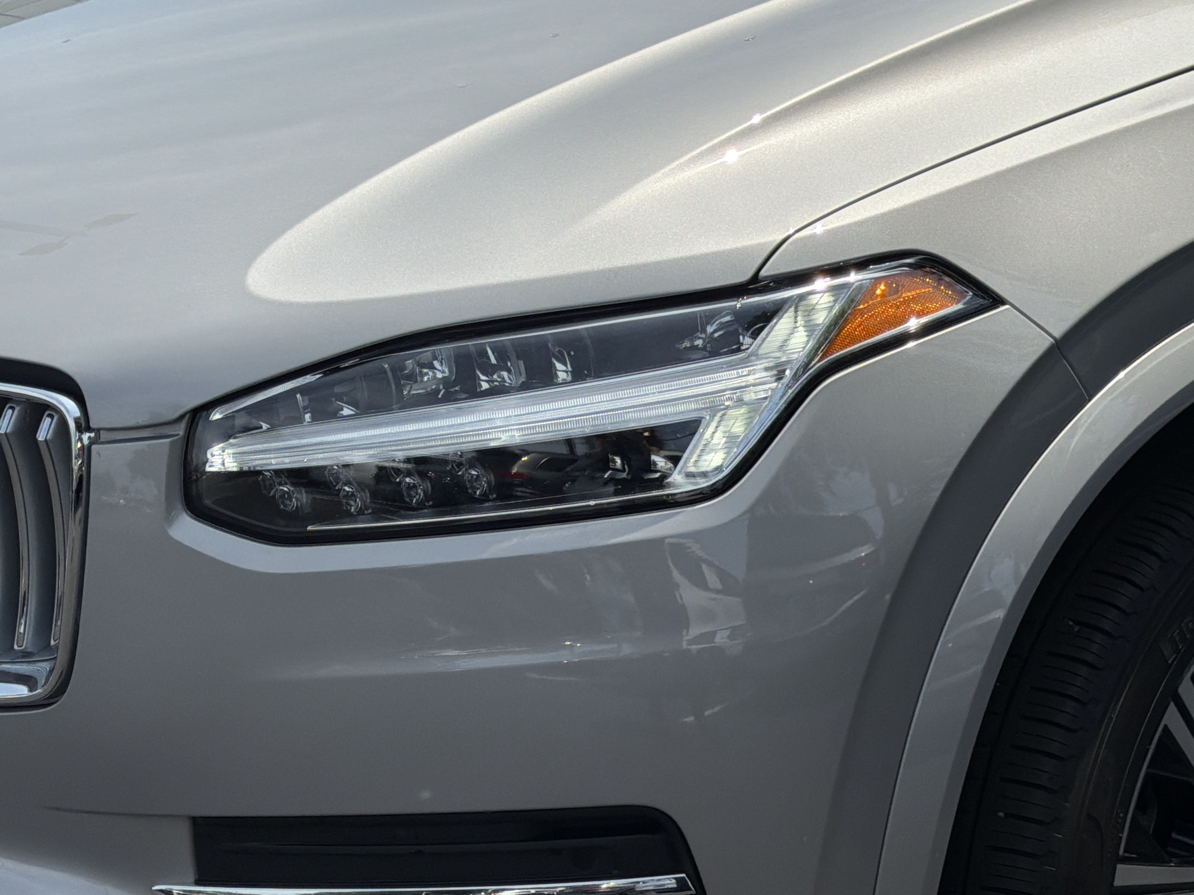 Certified 2025 Volvo XC90 B5 Core AWD/4WD image 6