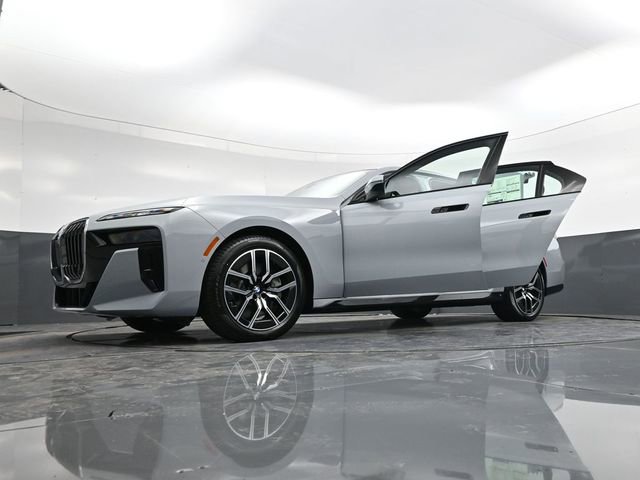 New 2025 BMW 760i xDrive w/ Executive Package image 42