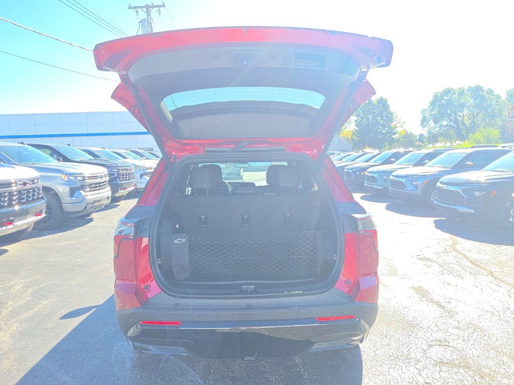 New 2027 Chevrolet Equinox RS w/ Safety and Technology Package FWD image 7
