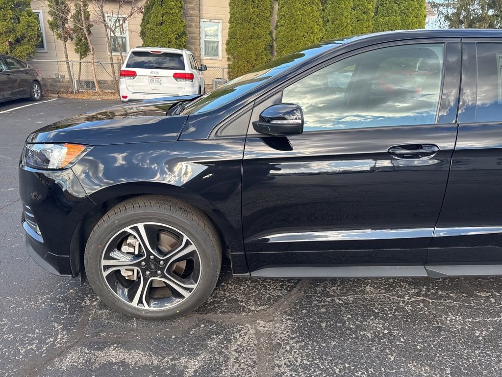 Used 2022 Ford Edge ST image 15