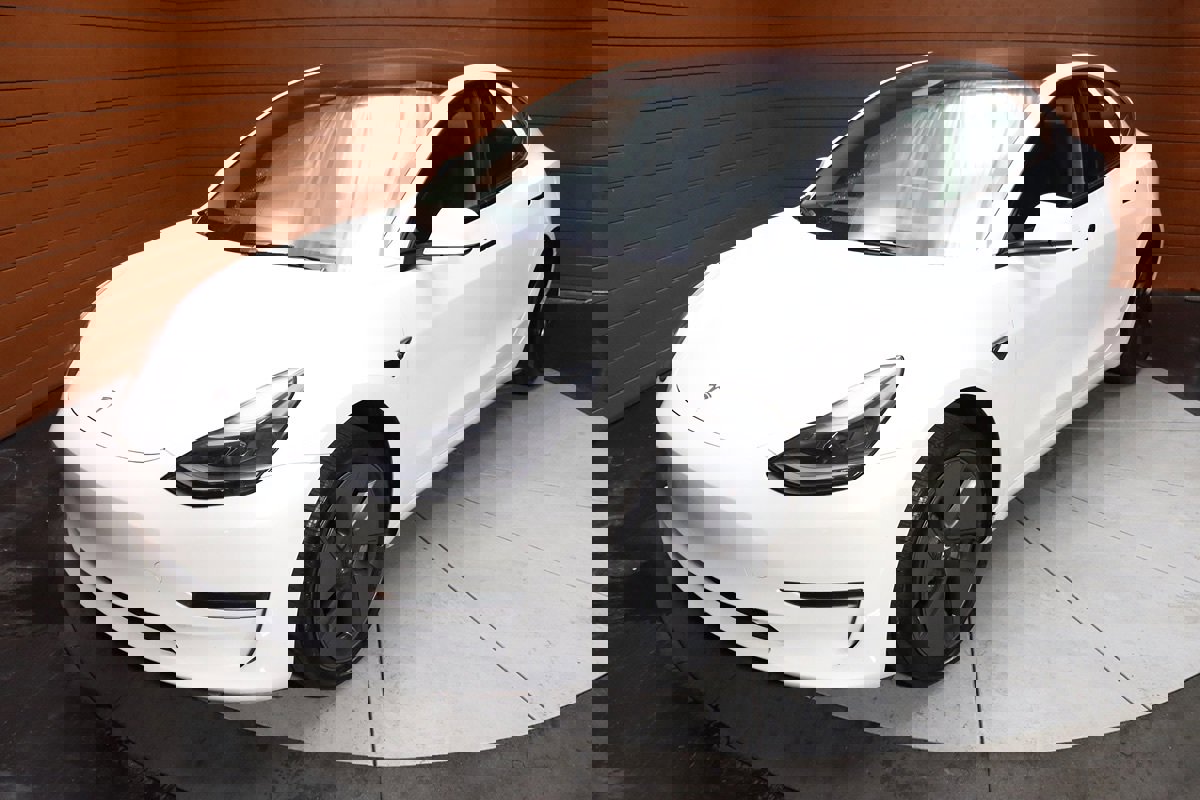 Used 2023 Tesla Model 3 Standard Range RWD image 7