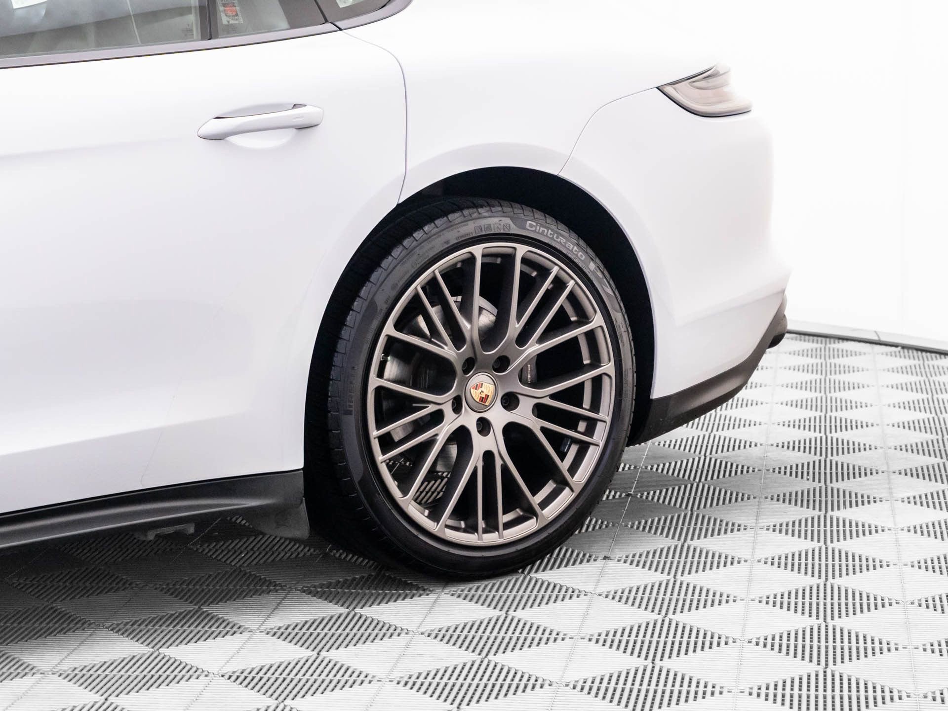 Certified 2023 Porsche Panamera Platinum Edition image 35