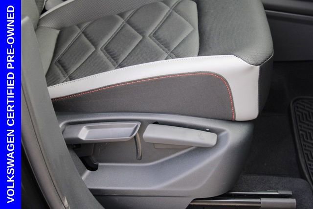 Used 2025 Volkswagen Atlas Peak Edition SE image 22