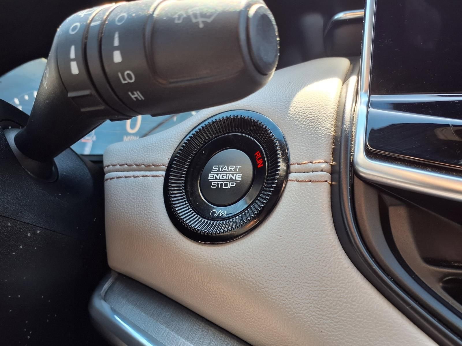 Used 2024 Jeep Compass Limited image 11