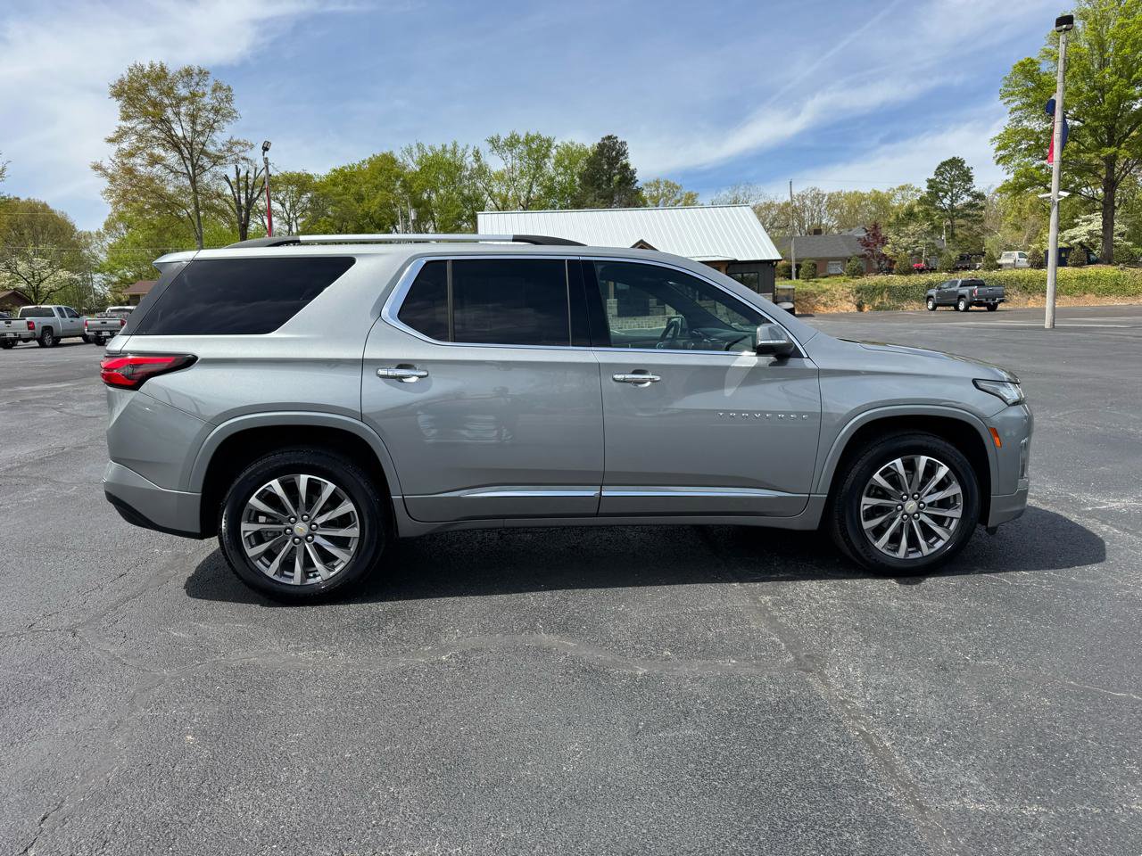 Used 2023 Chevrolet Traverse Premier image 5