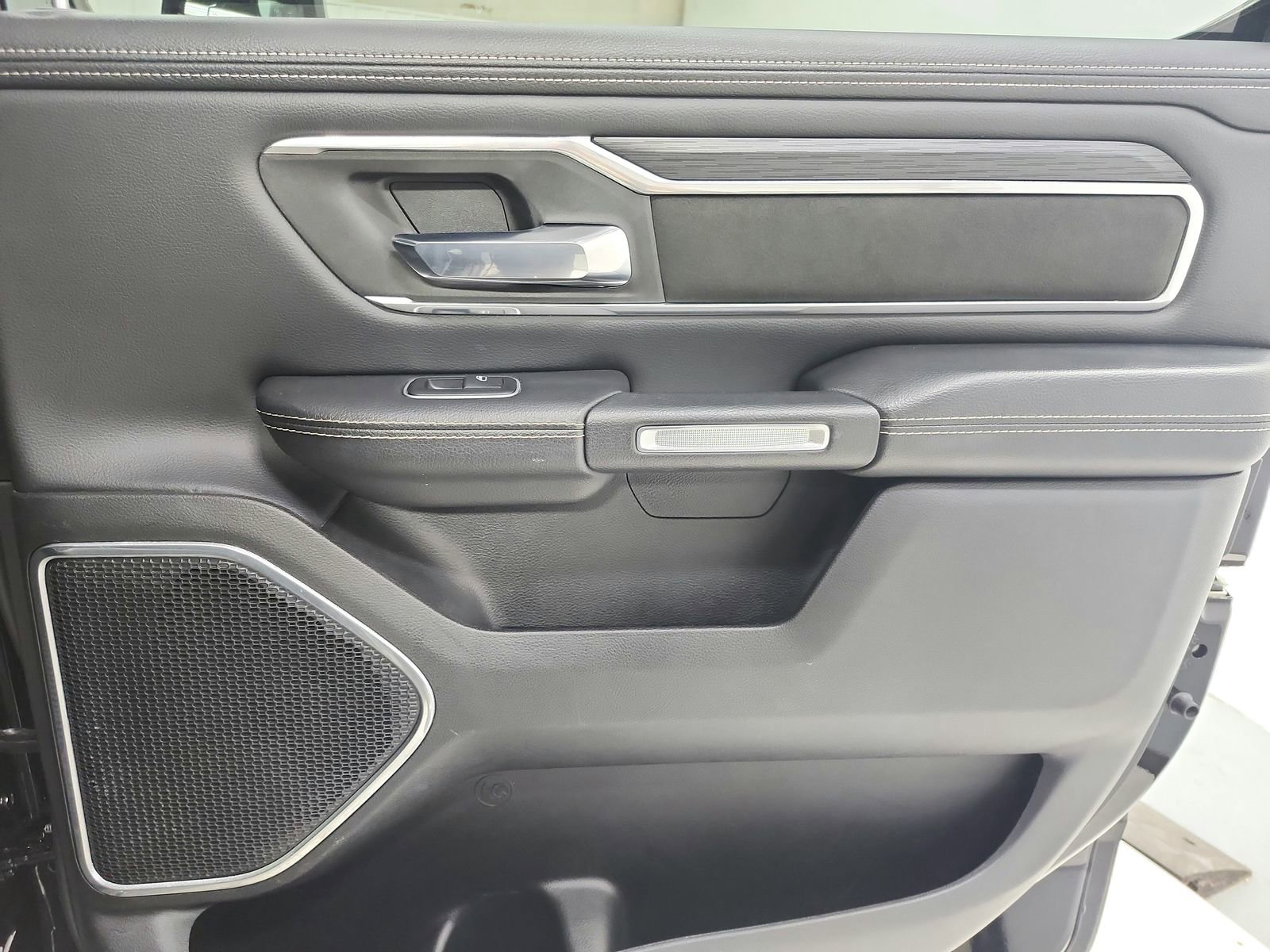 Used 2023 RAM 1500 Laramie AWD/4WD image 43
