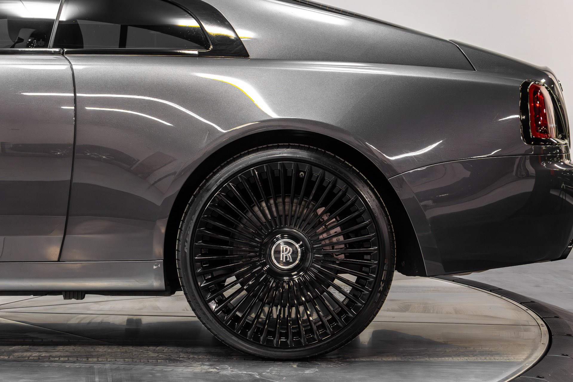 Used 2016 Rolls-Royce Wraith image 36