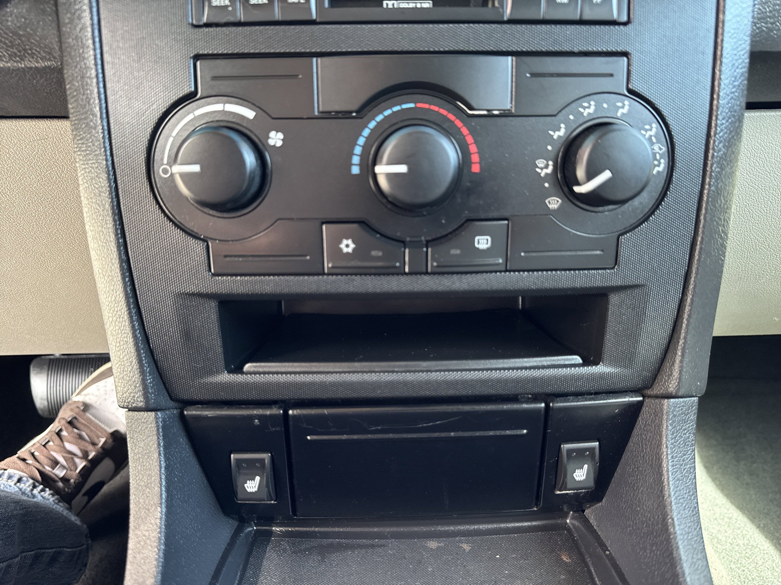 Used 2005 Dodge Magnum SXT w/ Comfort Seating Group AWD/4WD image 20