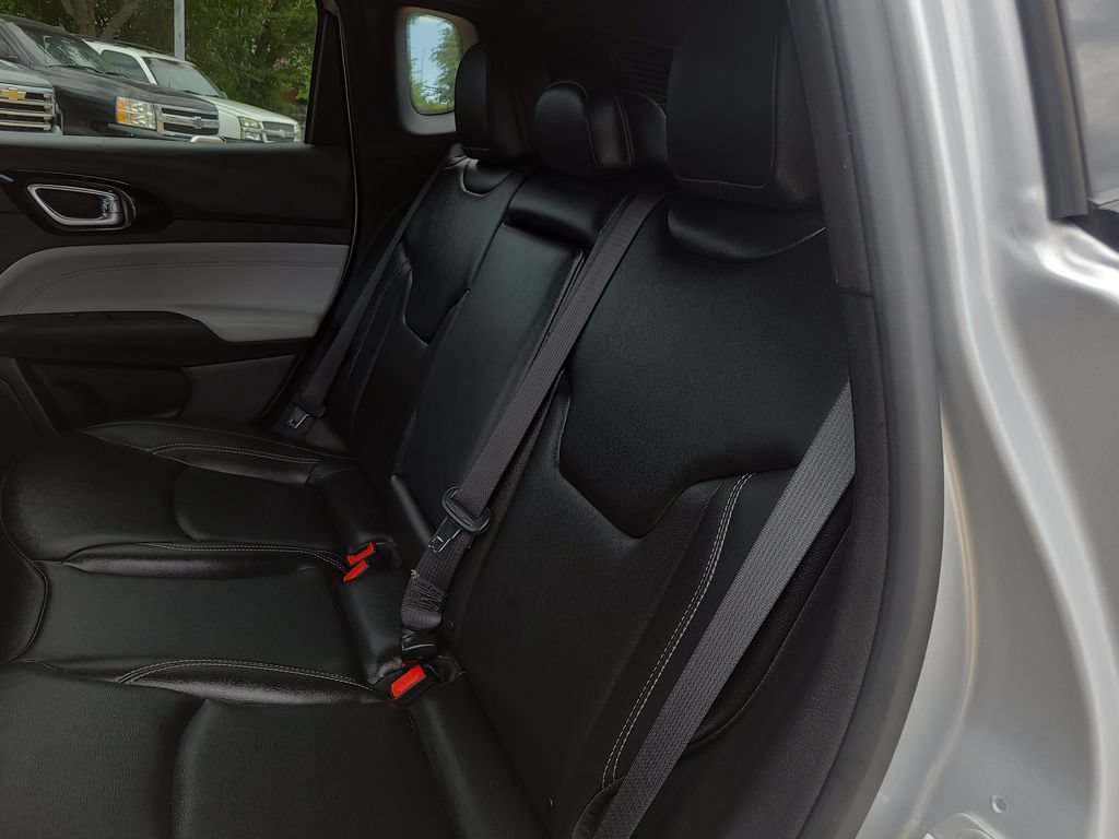 Used 2025 Jeep Compass Limited AWD/4WD image 11