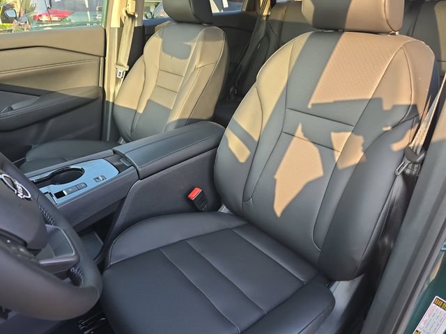 New 2026 Nissan Rogue Dark Armor FWD image 17