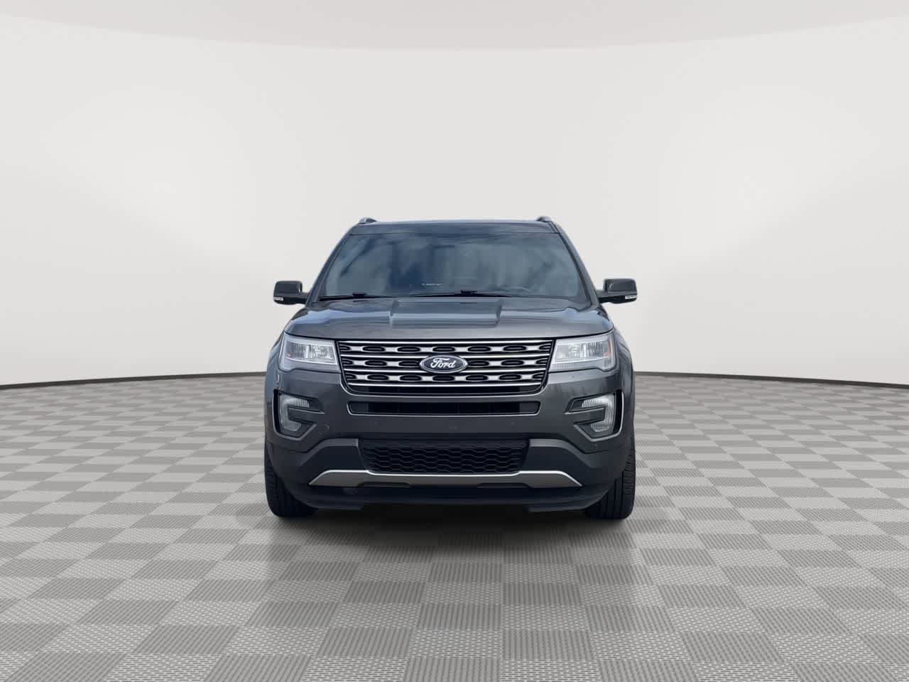 Used 2016 Ford Explorer XLT w/ Equipment Group 202A AWD/4WD image 3