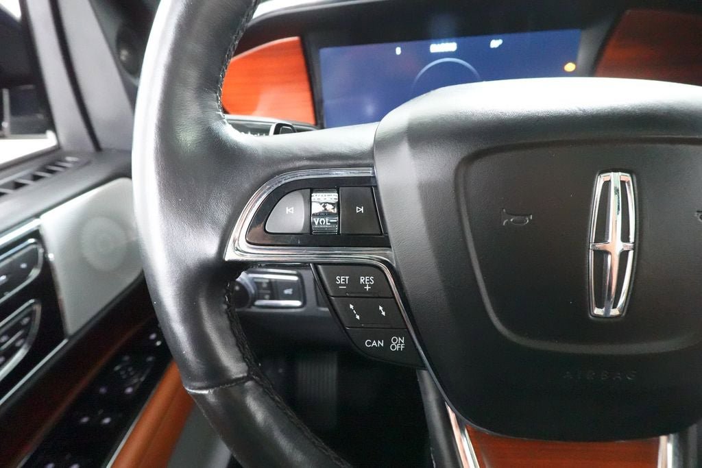 Used 2021 Lincoln Navigator Reserve w/ Luxury Package AWD/4WD image 13