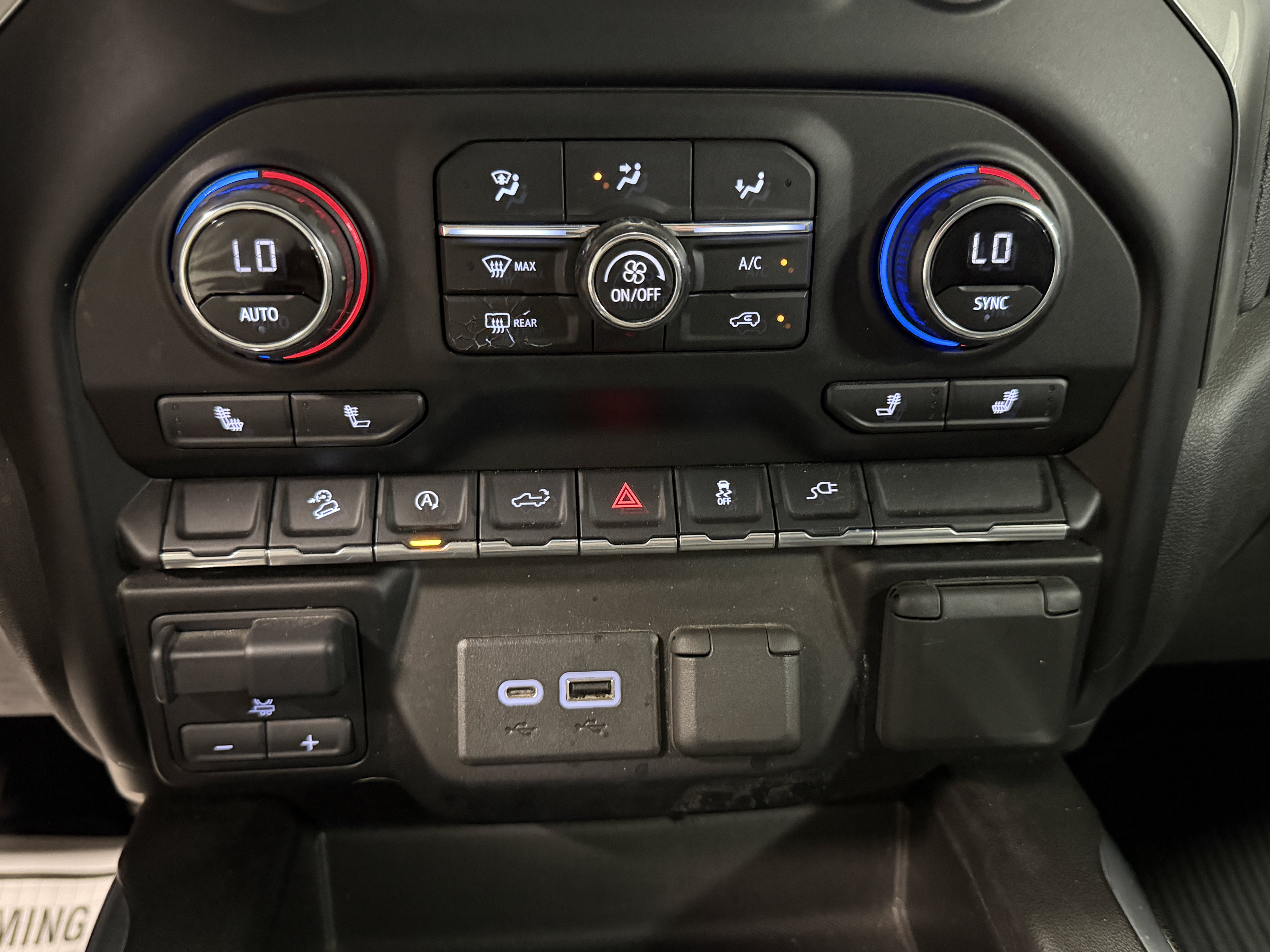 Used 2021 Chevrolet Silverado 1500 RST w/ Convenience Package II AWD/4WD image 11