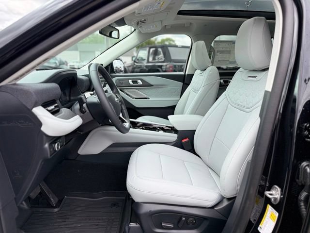 New 2026 Ford Explorer Platinum w/ LUX Leather Package AWD/4WD image 16