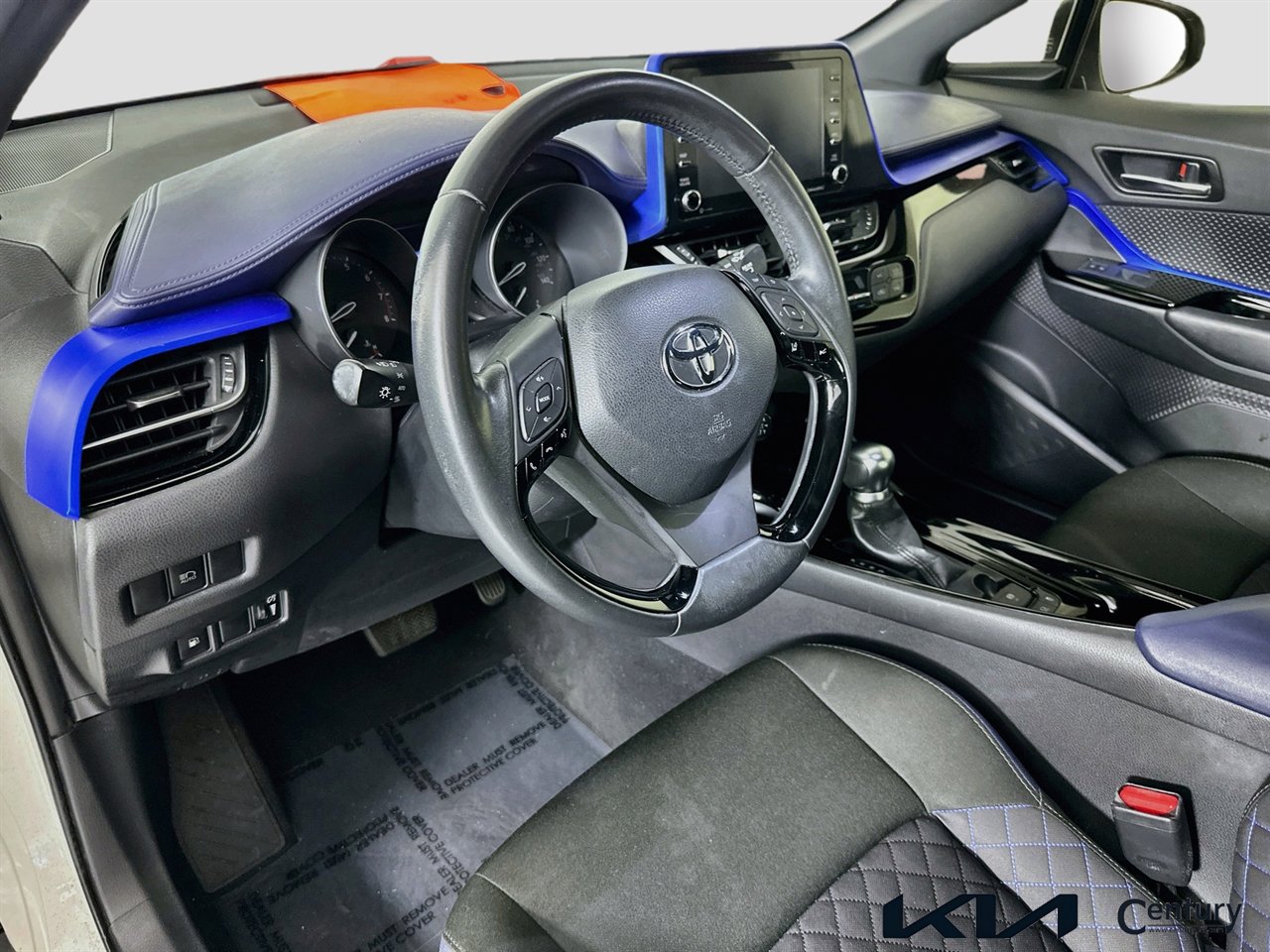 Used 2020 Toyota C-HR XLE image 9