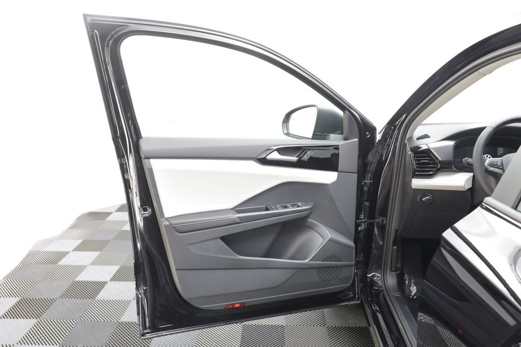 New 2026 Volkswagen Taos S FWD image 6