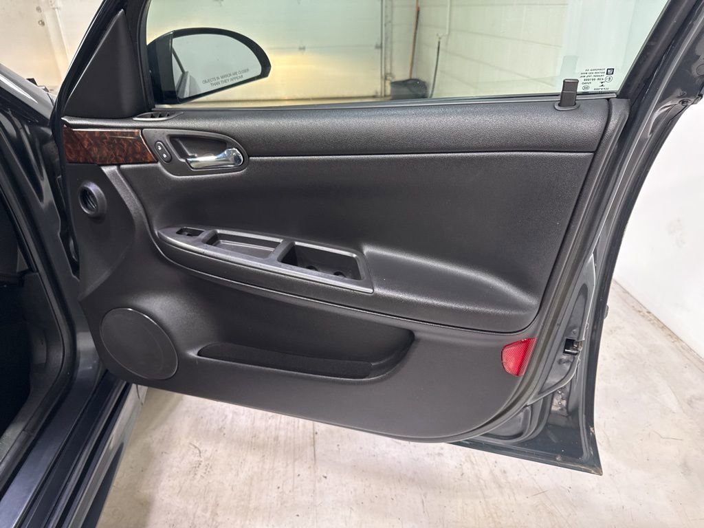 Used 2014 Chevrolet Impala LT w/ LT Sunroof Package image 39