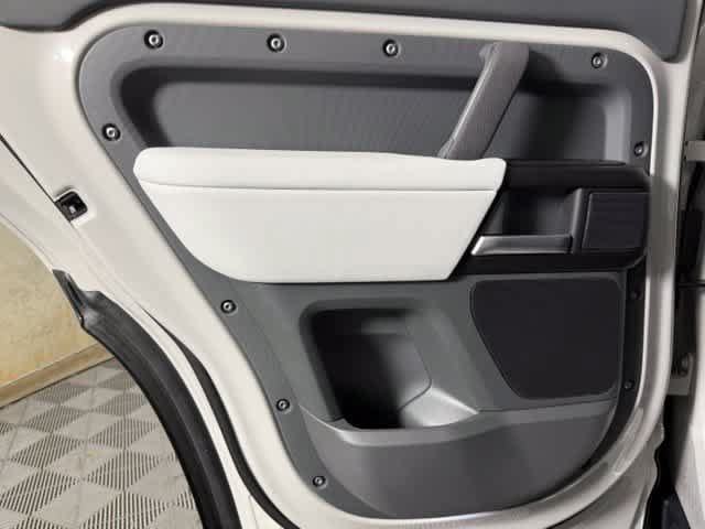 New 2026 Land Rover Defender 110 X AWD/4WD image 23