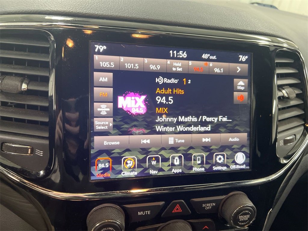 Used 2020 Jeep Grand Cherokee Laredo w/ 18" Wheel & 8.4" Radio Group image 13