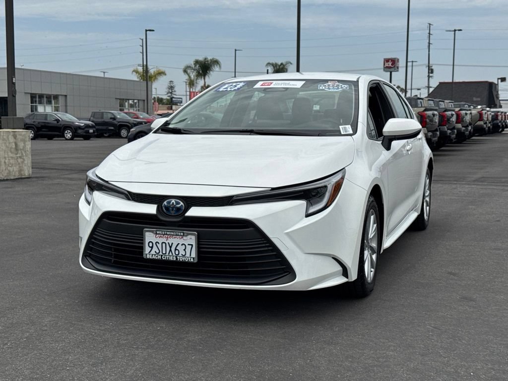 Certified 2025 Toyota Corolla LE w/ LE Premium Package FWD image 5
