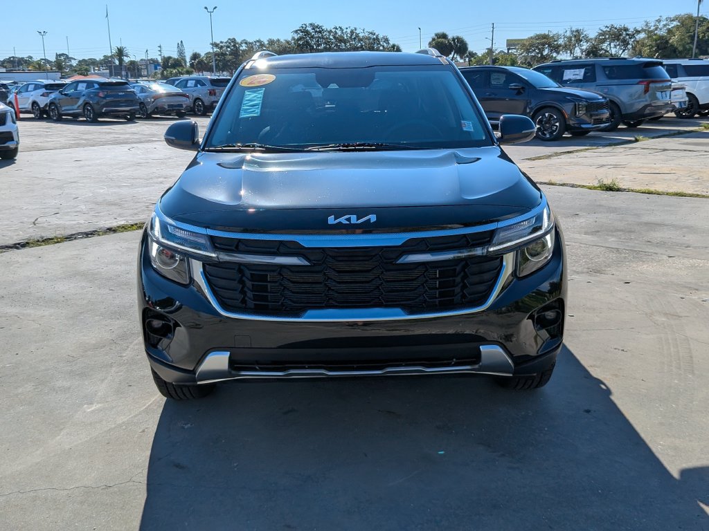 Certified 2026 Kia Seltos EX FWD image 4