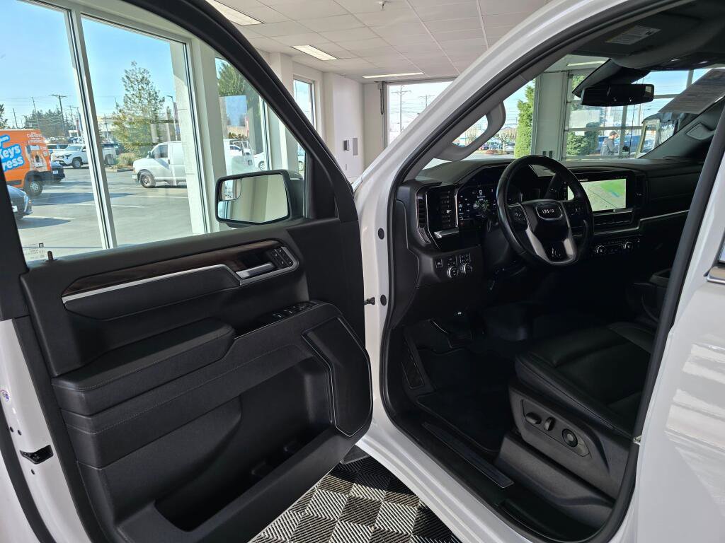 Used 2025 GMC Sierra 1500 SLT image 19