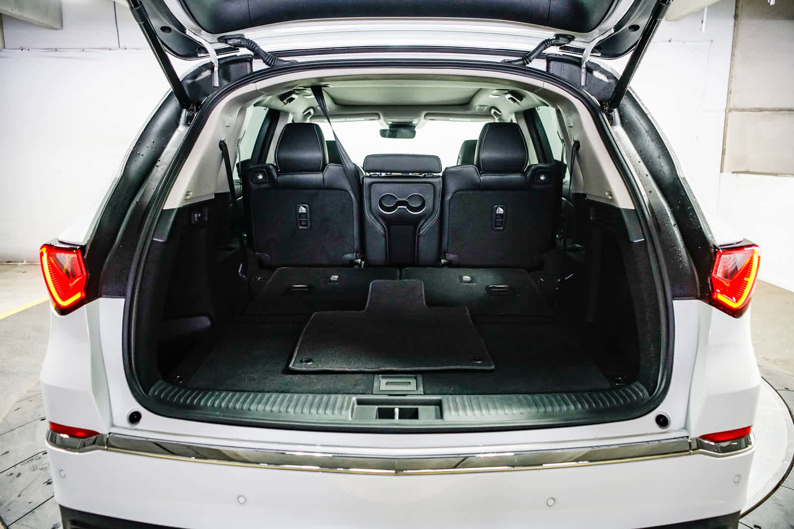 Used 2025 Acura MDX SH-AWD w/ Technology Package image 31