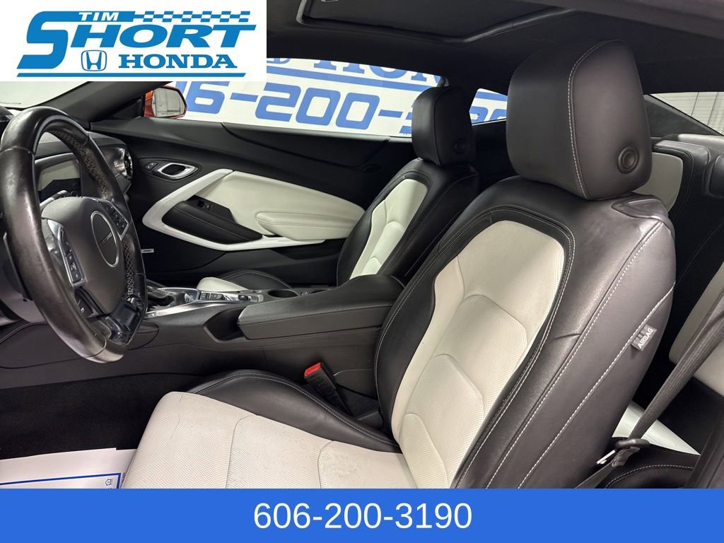 Used 2022 Chevrolet Camaro LT w/ RS Package image 9