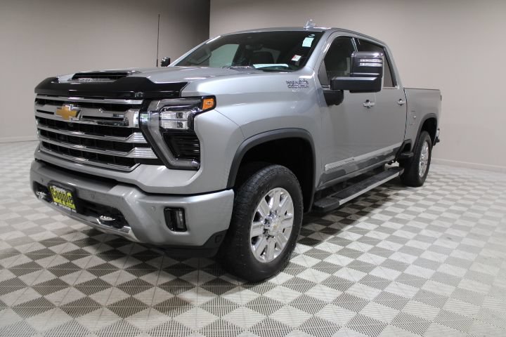 Used 2024 Chevrolet Silverado 2500 High Country w/ High Country Premium Package AWD/4WD image 8